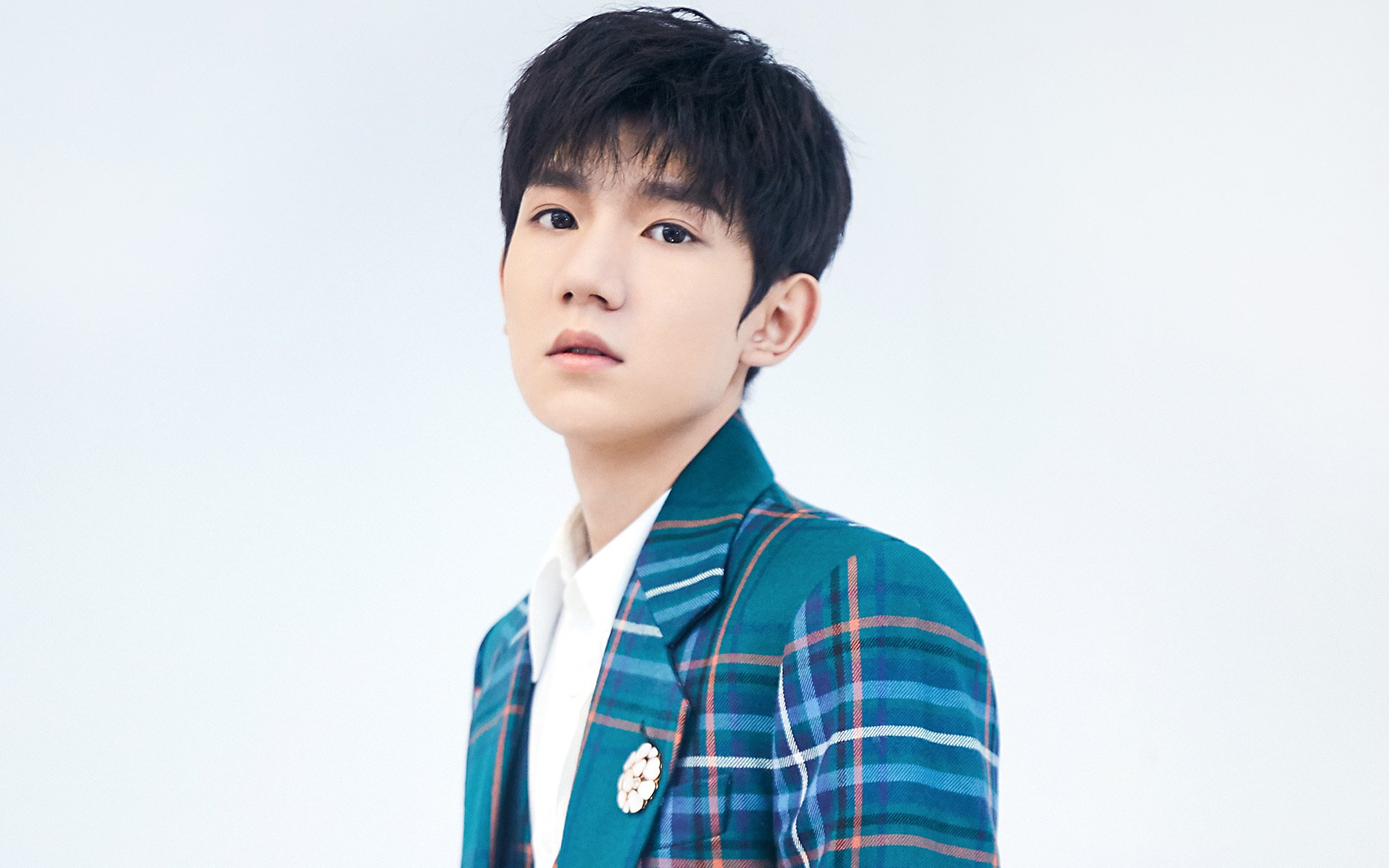 “英超最后几轮:谁能笑到最后?”,英超最后几名降级