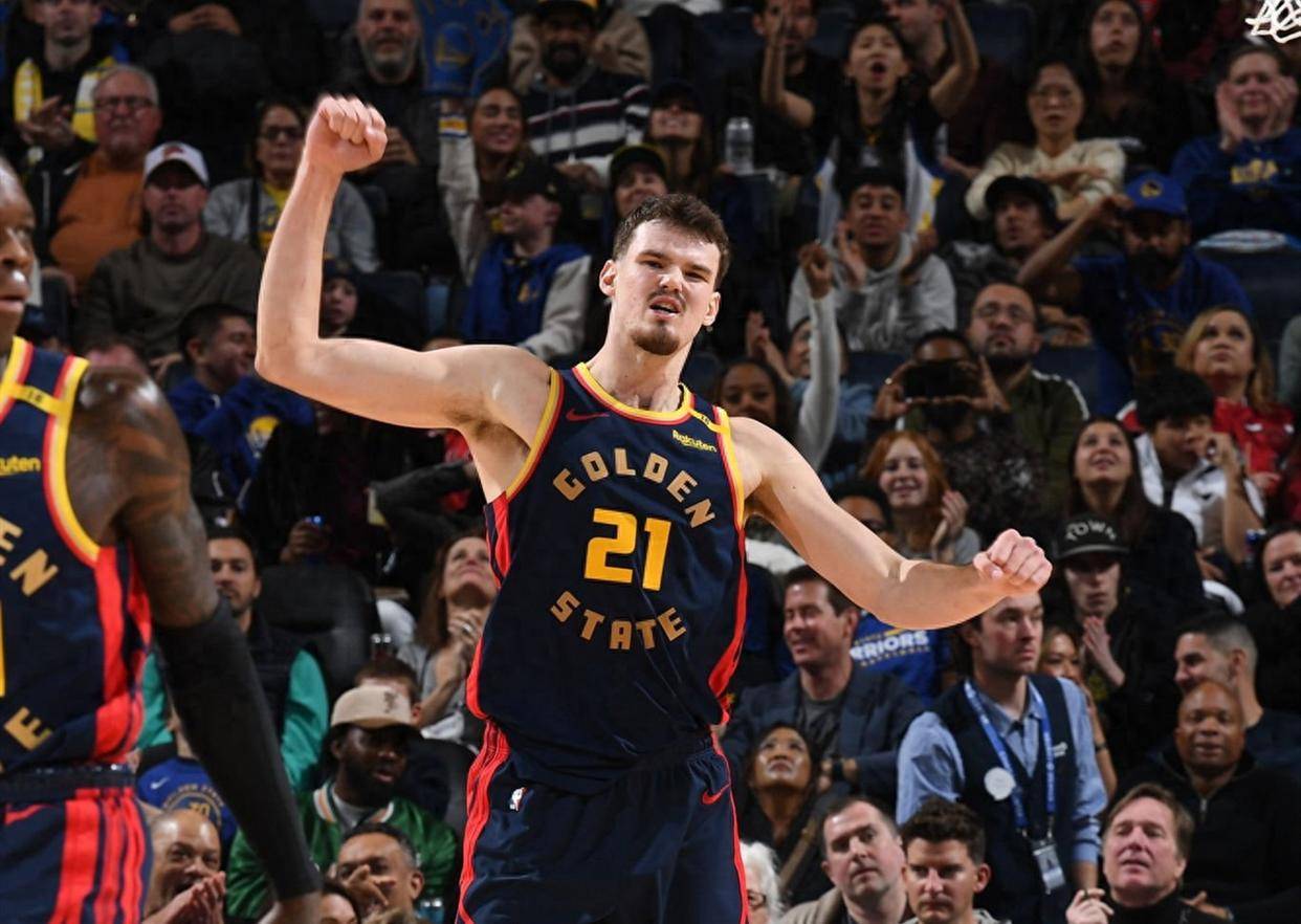 乐鱼体育:勇士队训练营:桑托斯表示将提升防守积极性 乐鱼体育:勇士队训练营:桑托斯表示将提升防守积极性