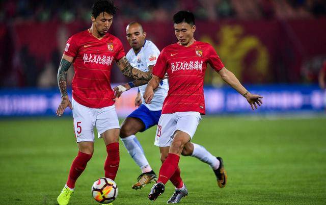 乐鱼体育:中超裁判“VAR”回放五分钟，球迷：这时间够我泡一桶泡面了！的简单介绍